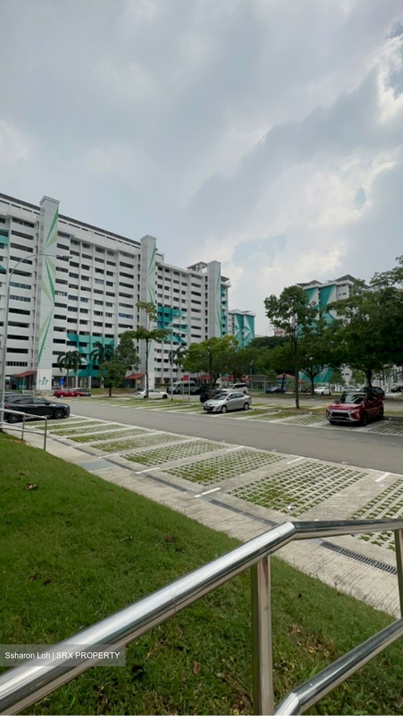 Bedok North Avenue 3 (D16), Shop House #613516181